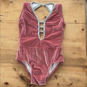 Chelsea be velvet leotard